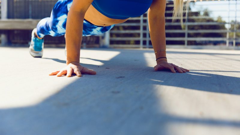 physique : 10 pompes par jour pour une bonne forme